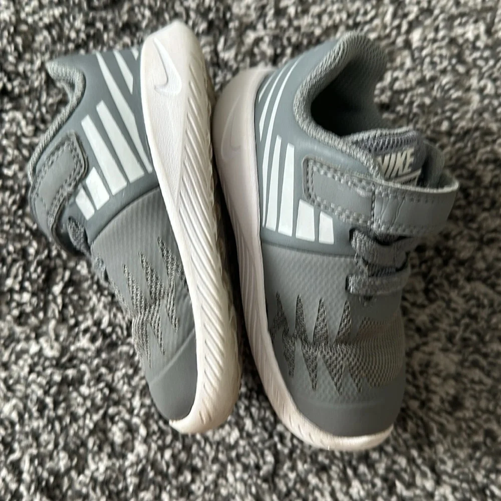 Baby Nike Walking Shoes Size 5